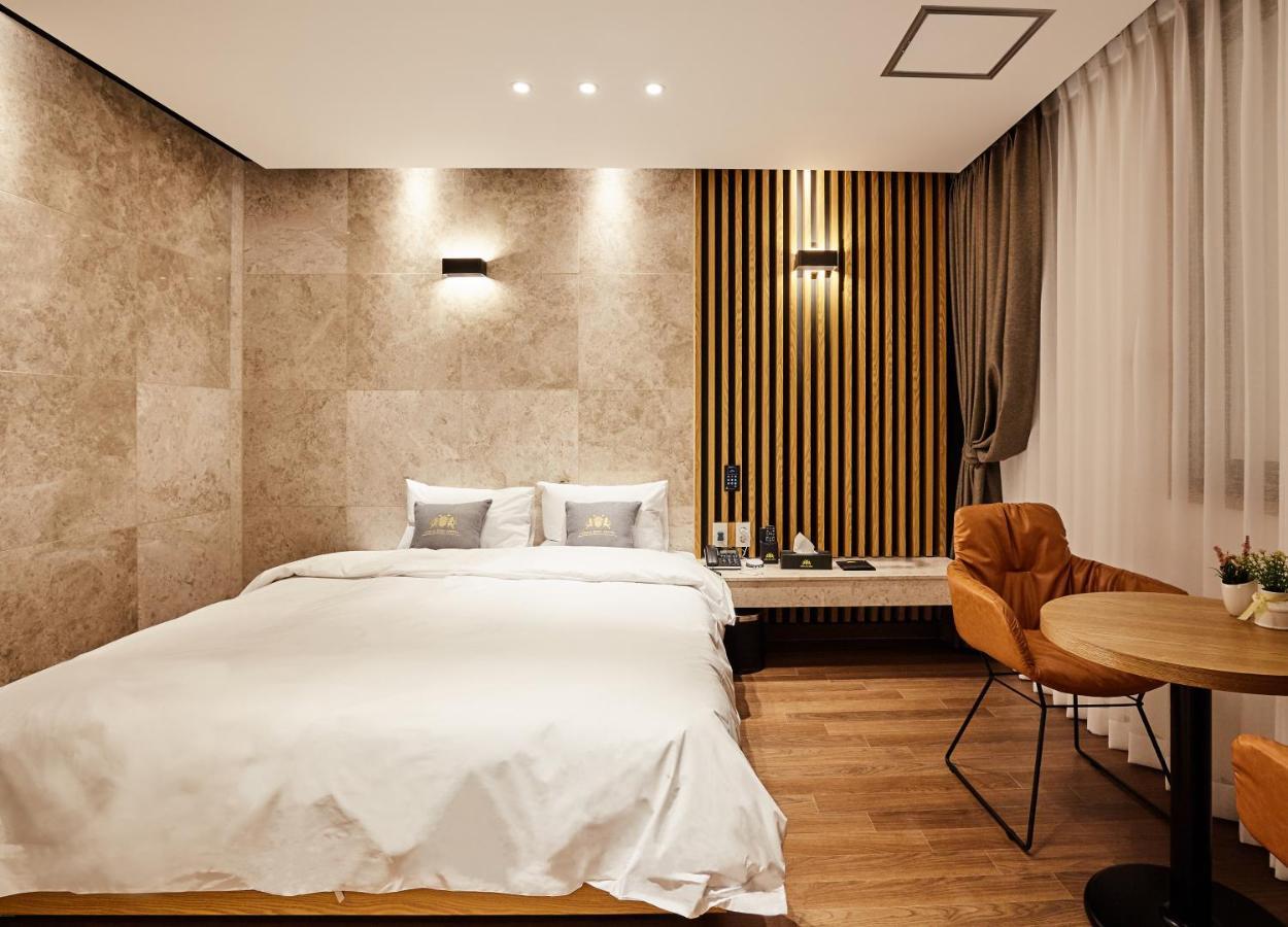 Noble Stay Hotel Gwangju Metropolitan City Exterior photo